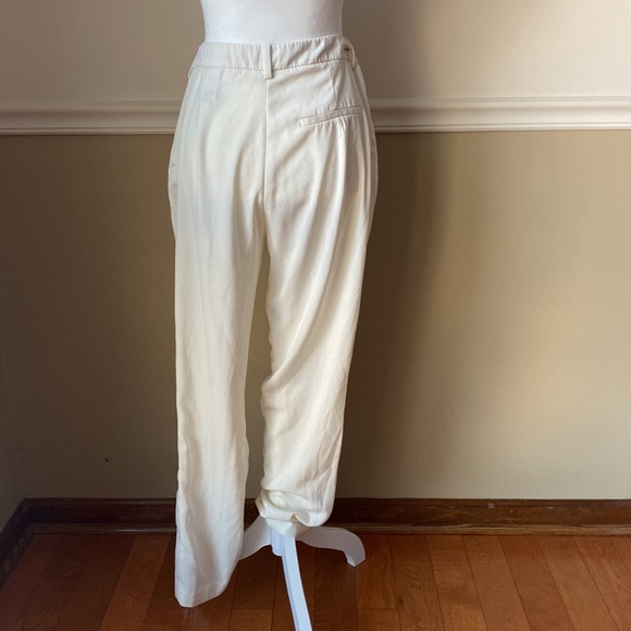 H&M Winter White Pleated Pants w/Satin Inlay - Picture 4 of 8